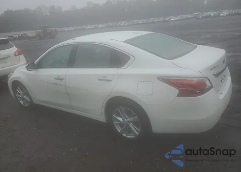 2015 Nissan Altima 2.5 из США, поврежденный, VIN 1N4AL3AP3FN885370